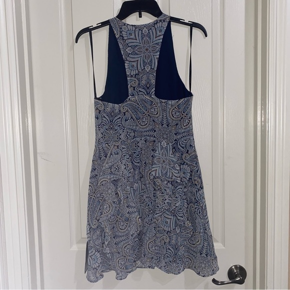 BCBGeneration Fit and Flare Racer Back Ruffle Skirt Blue Paisly Dress Size 8 - Picture 5 of 10